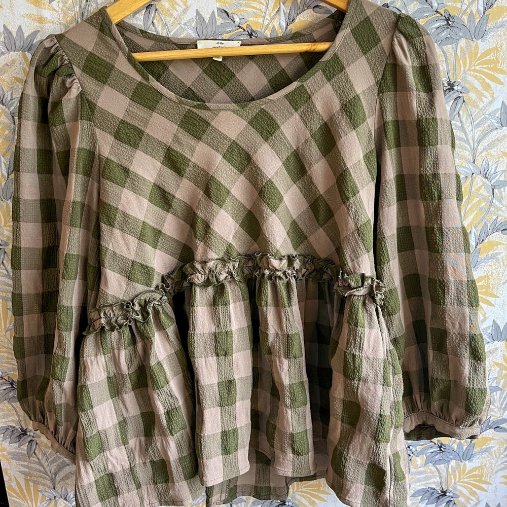 Entro Green & Beige Flowy -Flared Blouse 3/4 Sleeve Size M B007